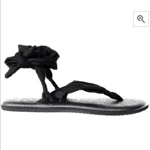 Black Sanuk yoga mat strap Up sandals flip flops 8